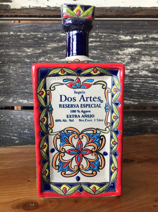 Dos Artes Extra Reserva Especial Anejo handmade bottle